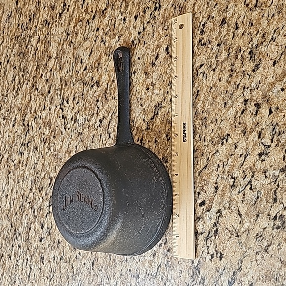 Jim Beam cast iron basting pot sauce pot with spout - Picture 7 of 9